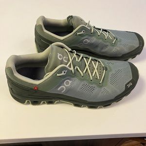 ON Running Cloudventure hiking sneaker